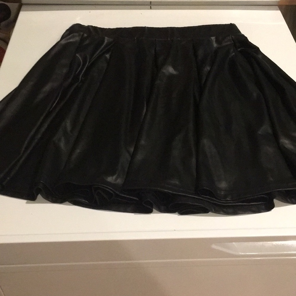 RUUM black foe leather mini skirt pleated 12 girls